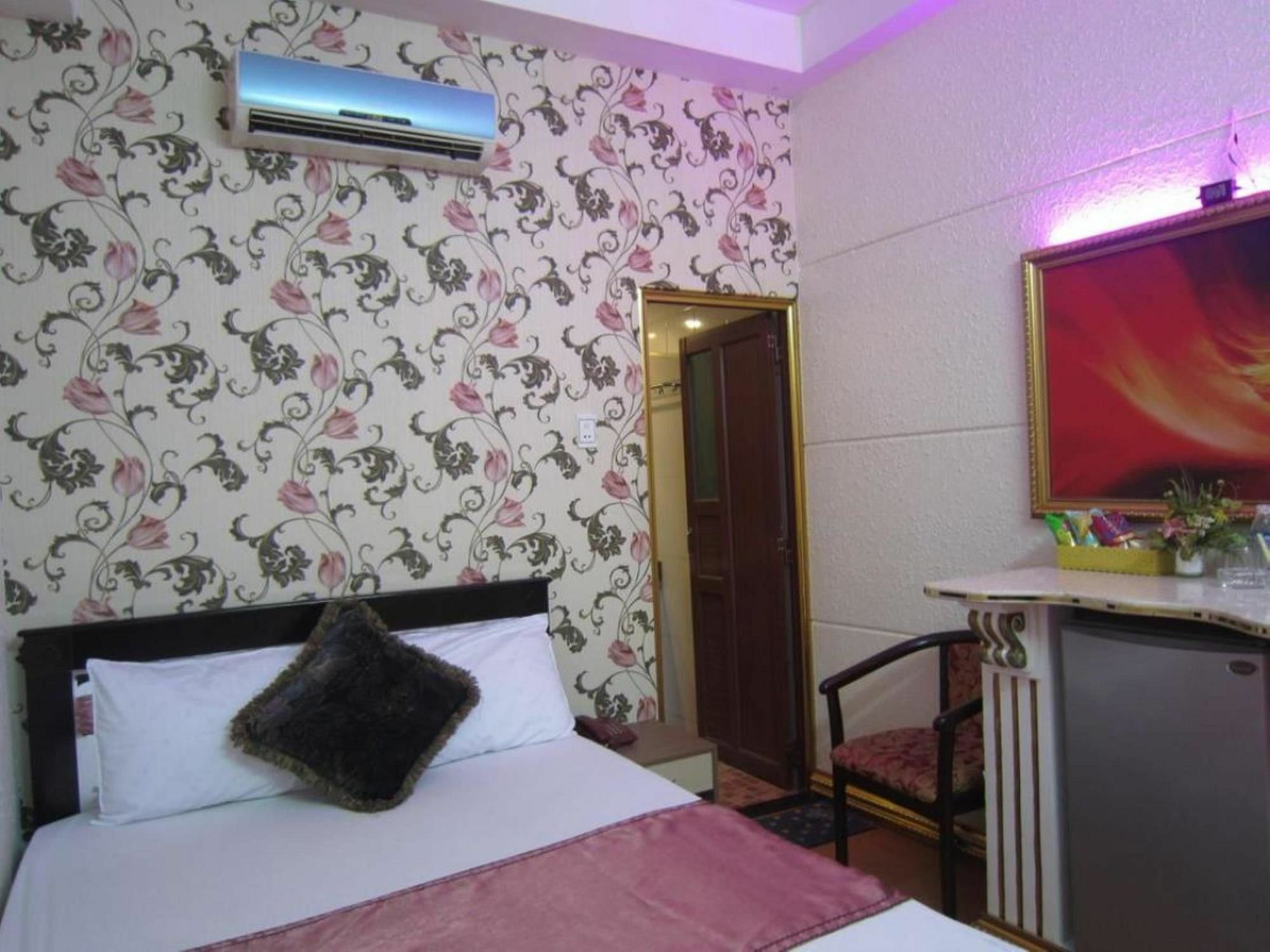 Tan Ha Hotel Ho Chi Minh City Exterior photo