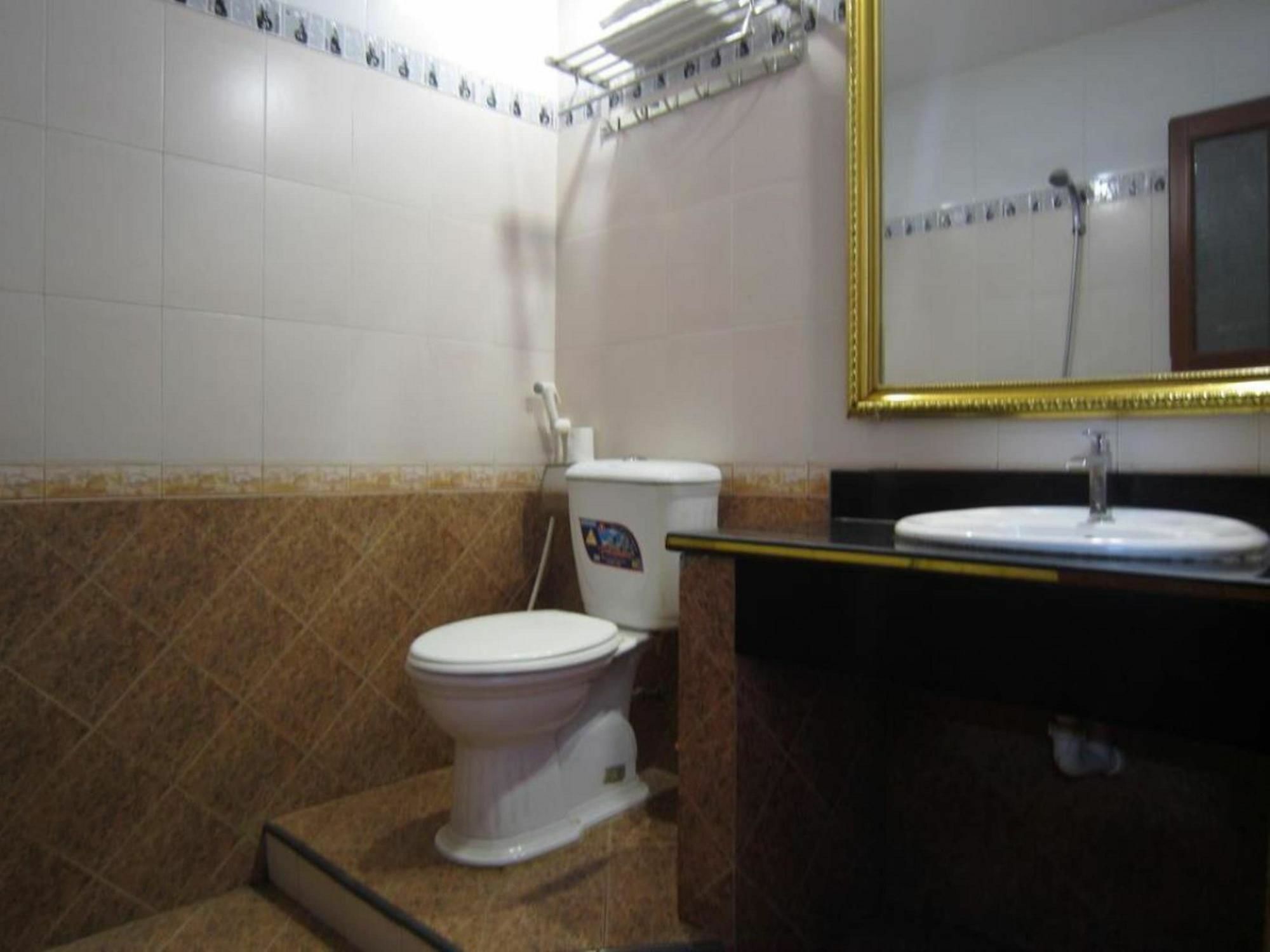 Tan Ha Hotel Ho Chi Minh City Exterior photo