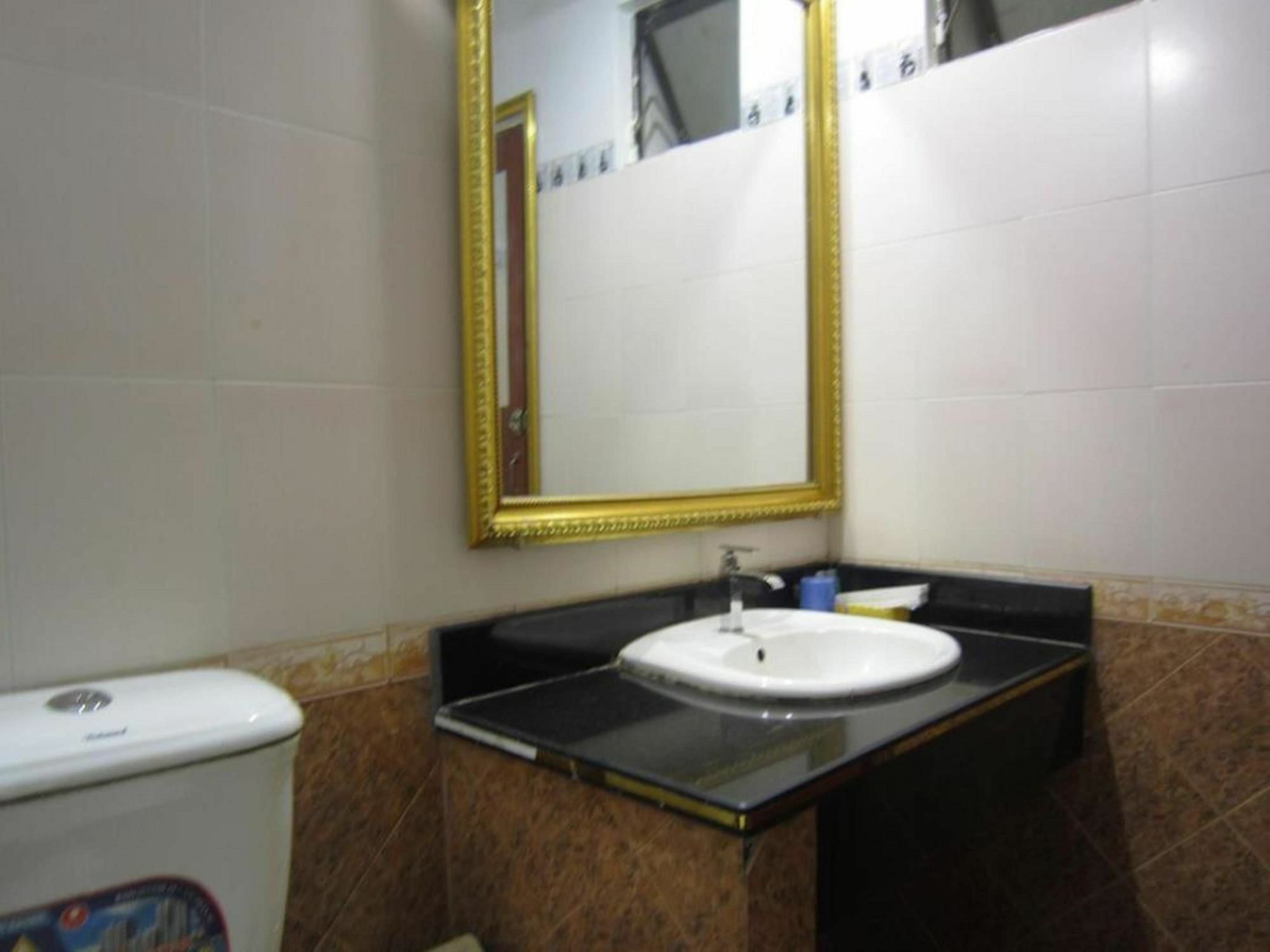 Tan Ha Hotel Ho Chi Minh City Exterior photo
